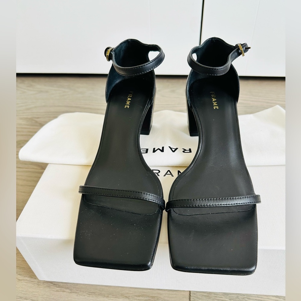 New with box frame black Le Summit square toe heels
